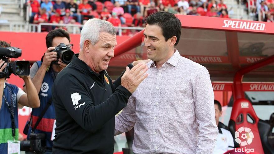 Javier Aguirre, técnico del Real Mallorca, antes del inicio del partido.