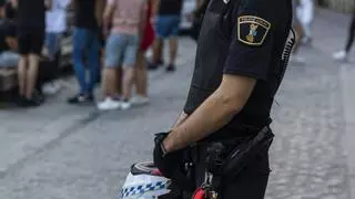 Detenido en Alicante un expolicía de Benidorm por prostituir y esclavizar a chicas