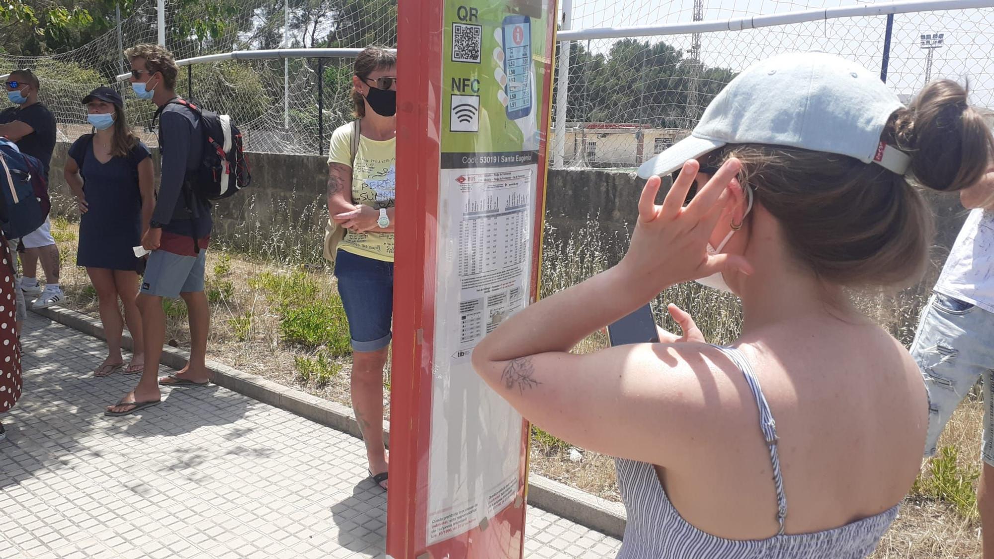 Empiezan las restricciones para llegar a Formentor: permiten el acceso en coche privado a cambio de una consumición en la playa