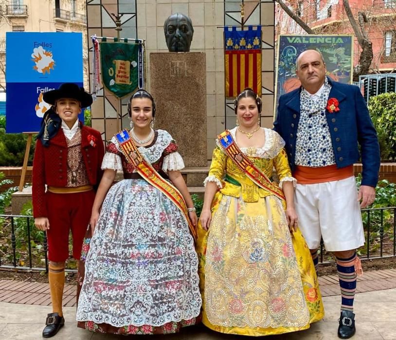 PINTOR SEGRELLES. Homenaje al Pintor Segrelles en la plaza de su nombre, con la presencia de la fallera mayor de València y su corte