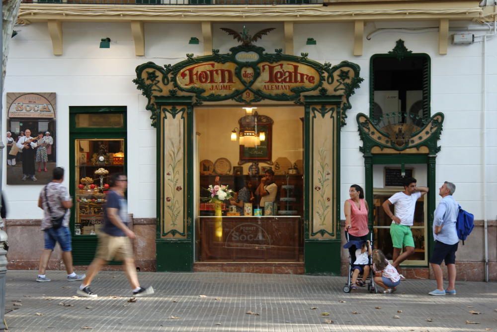 Neuer Bäcker in Traditions-Bäckerei Forn des Teatre