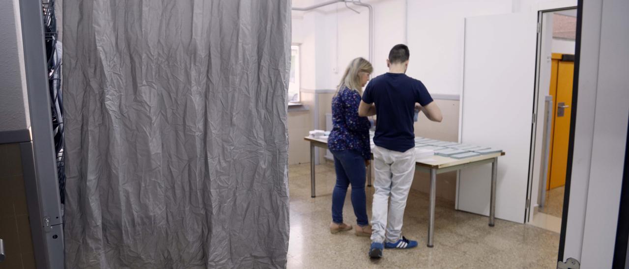 Votació en unes eleccions municipals, en una imatge d’arxiu