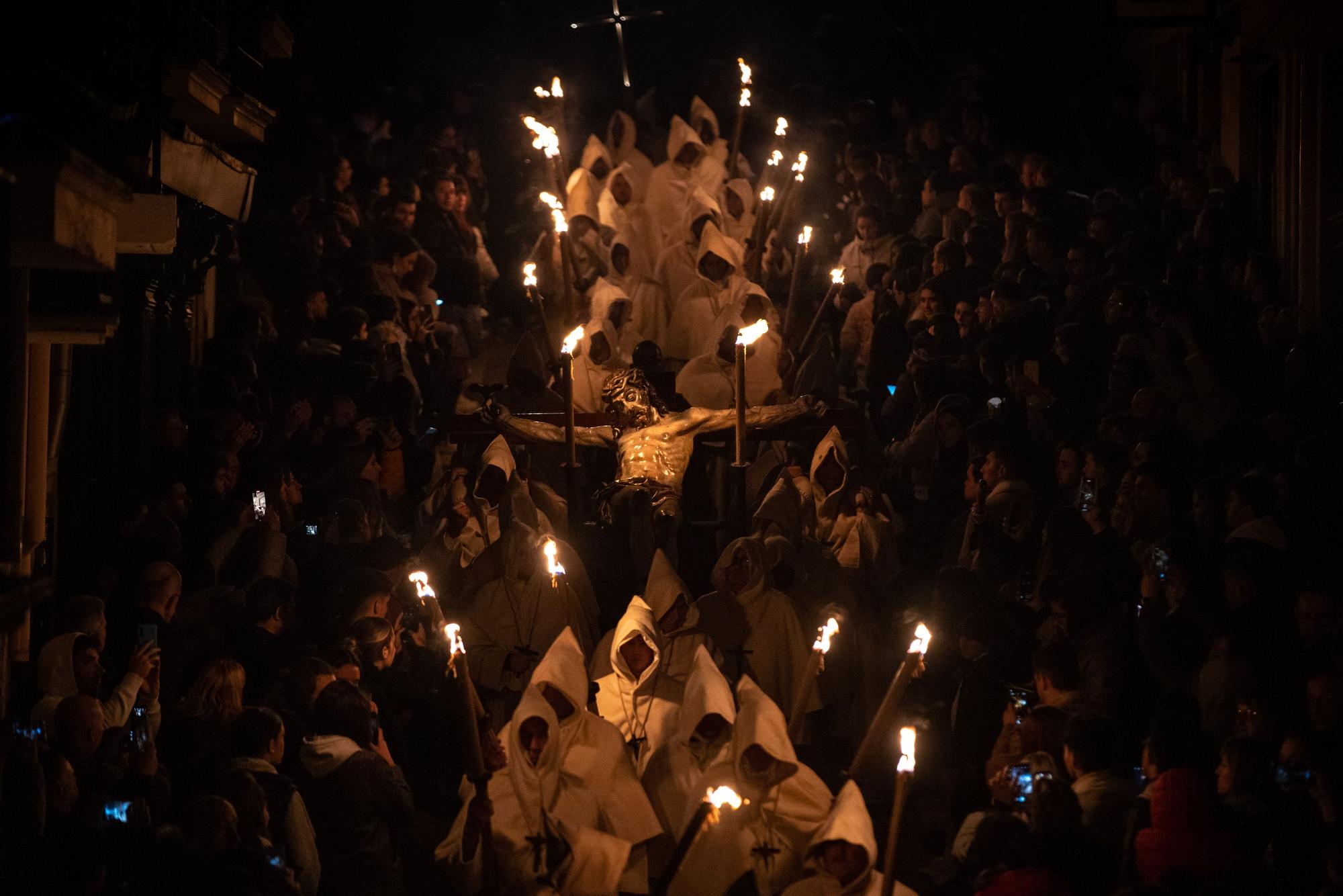 GALERÍA | La procesión de la Buena Muerte, en imágenes