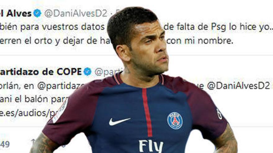 Dani Alves raja de Forlán en sus RRSS