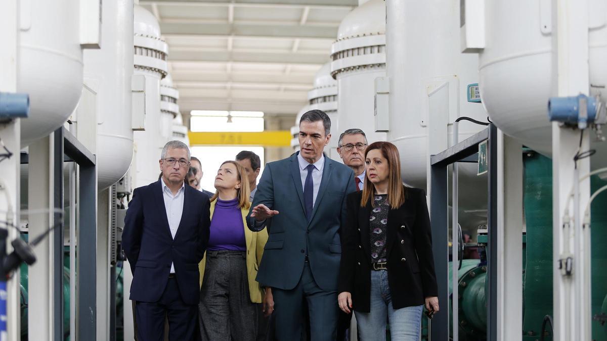 Pedro Sánchez visita la desaladora de Torrevieja