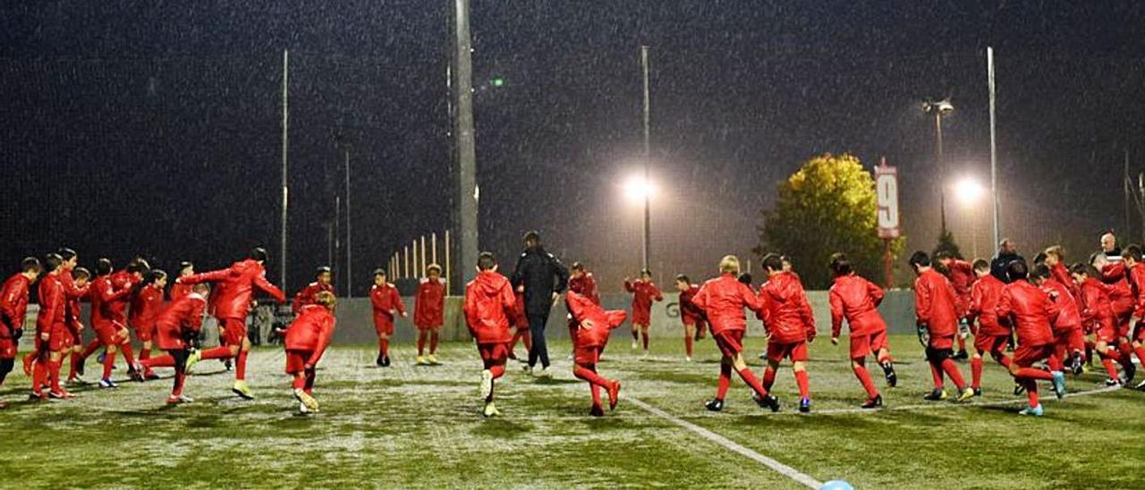 Un entrenamiento de las categorías inferiores del Sporting en Mareo en el mes de octubre.