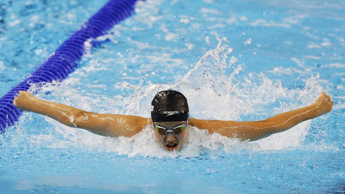 Zidi Yu compitiendo en 200m mariposa en el Campeonato Mundial de Acuáticos de Singapur