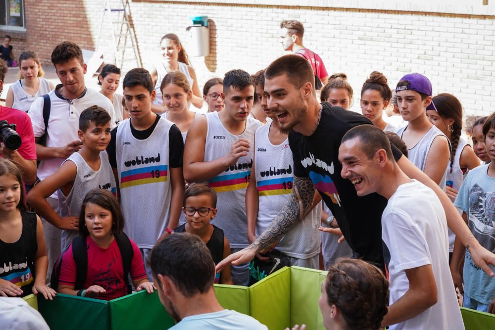 Los invitados a la presentación realizan actividades con los chicos del Campus