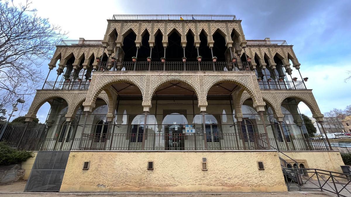 Alucinación neomudéjar: es la Casa de las Alturas, sede del distrito de Horta-Guinardó. 