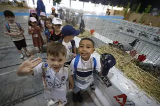 Los más pequeños disfrutan de un anticipo de la feria de San Antonio en Gijón (en imágenes)