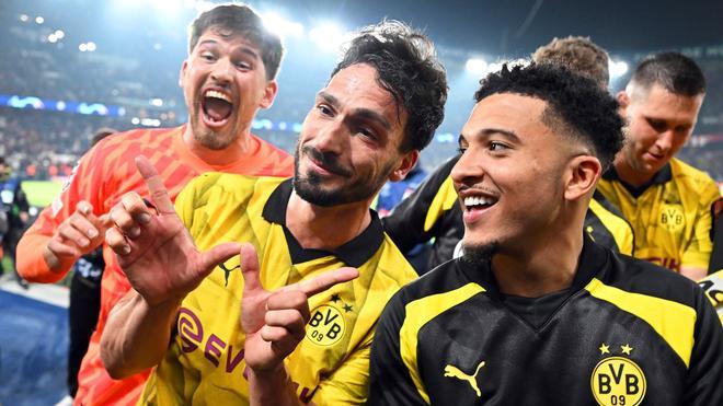 Hummels y jadon Sancho celebran el pase a la final del Borussia Dortmund.