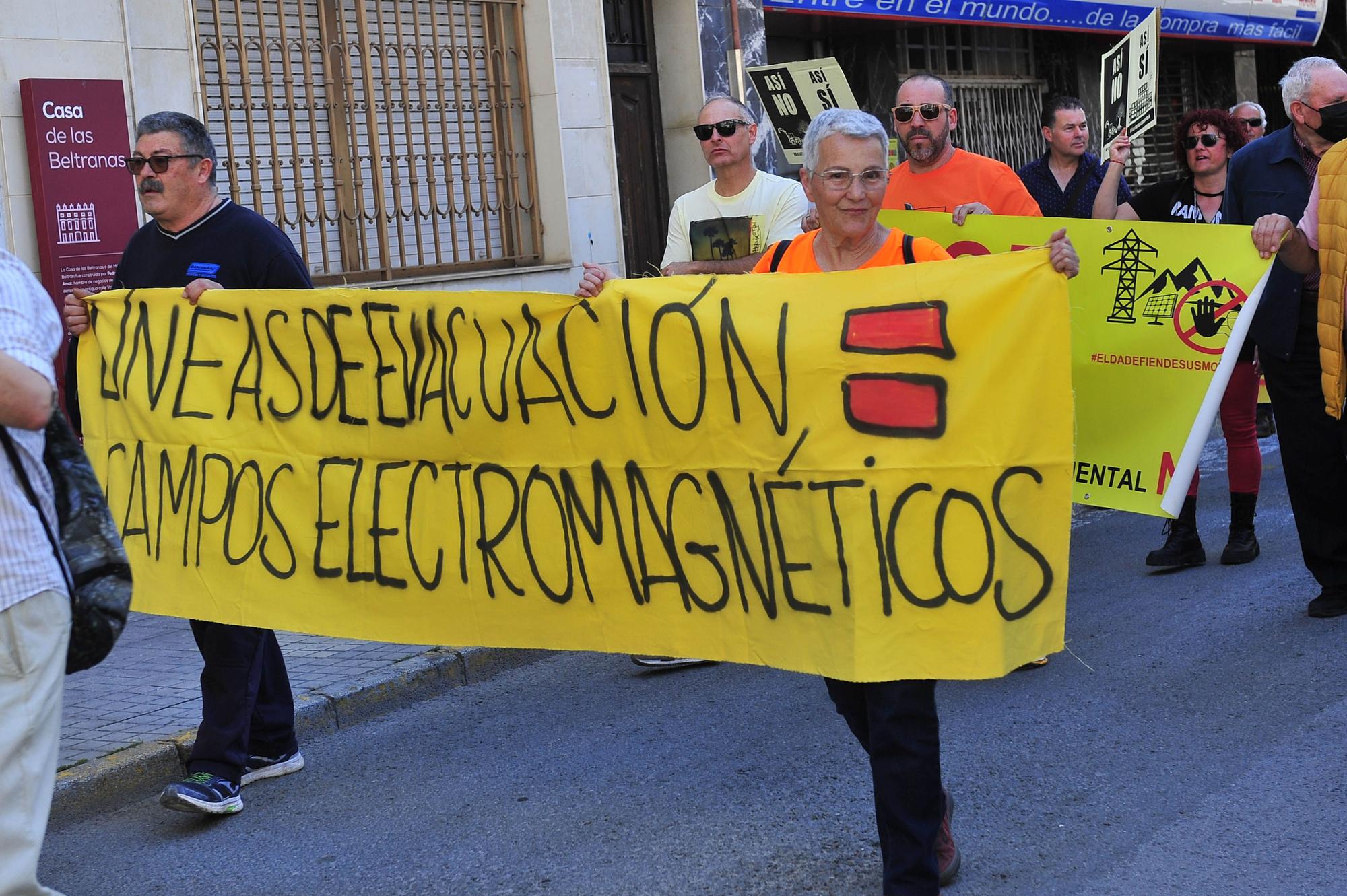 Manifestación contra las plantas solares en Elda