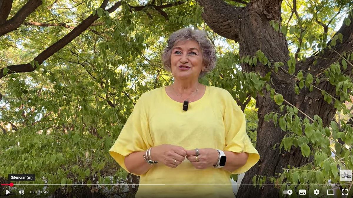 Elvira Boya, en un fotograma de la videopoesía en Youtube.