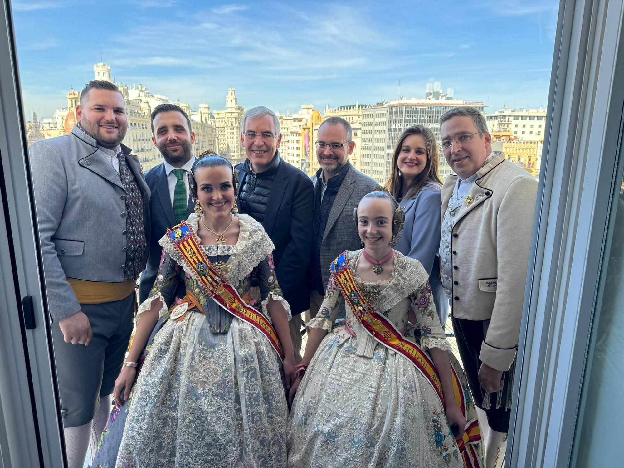 La Diputación de Valencia recibe a las falleras mayores de Sagunt