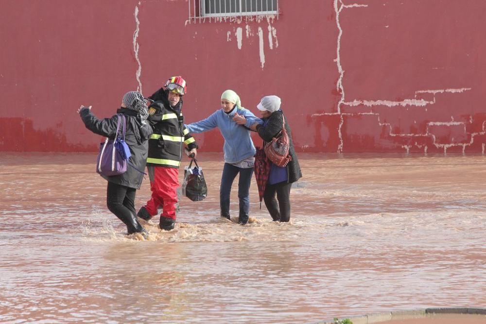 La UME monta su base en Los Alcázares para ayudar