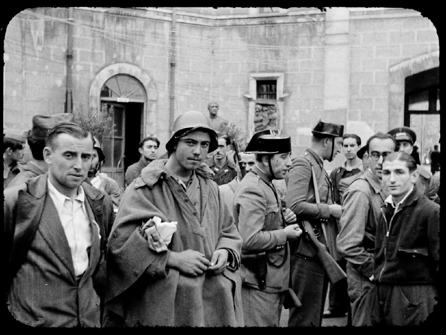 La entrada en Oviedo de las tropas nacionales. 2 de noviembre de 1936