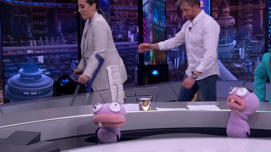 La terrible caída de Tamara Falcó en &#039;El Hormiguero&#039;: con muletas a dos meses de su boda