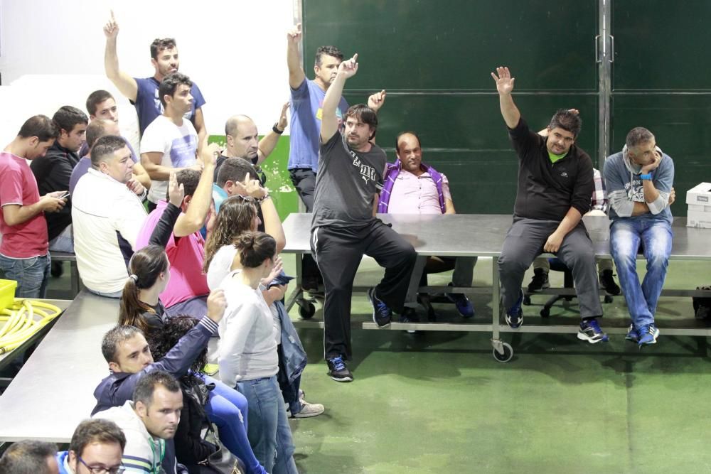 Los percebeiros en pie de guerra contra la cofradía de Baiona