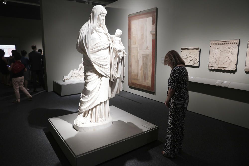 Muestra sobre la imagen femenina en la antigua Roma