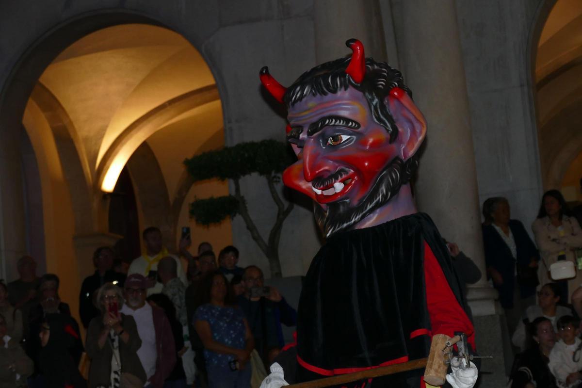 EN IMATGES | L'Entxipa't i la Diabòlica encenen la primera jornada de les Fires i Festes de la Santa Creu