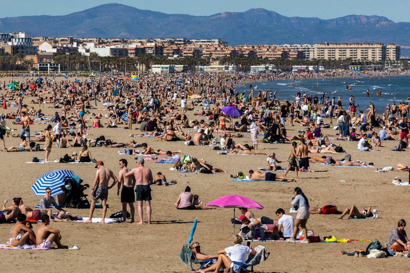 Domingo de Fallas... ¿o de playa?