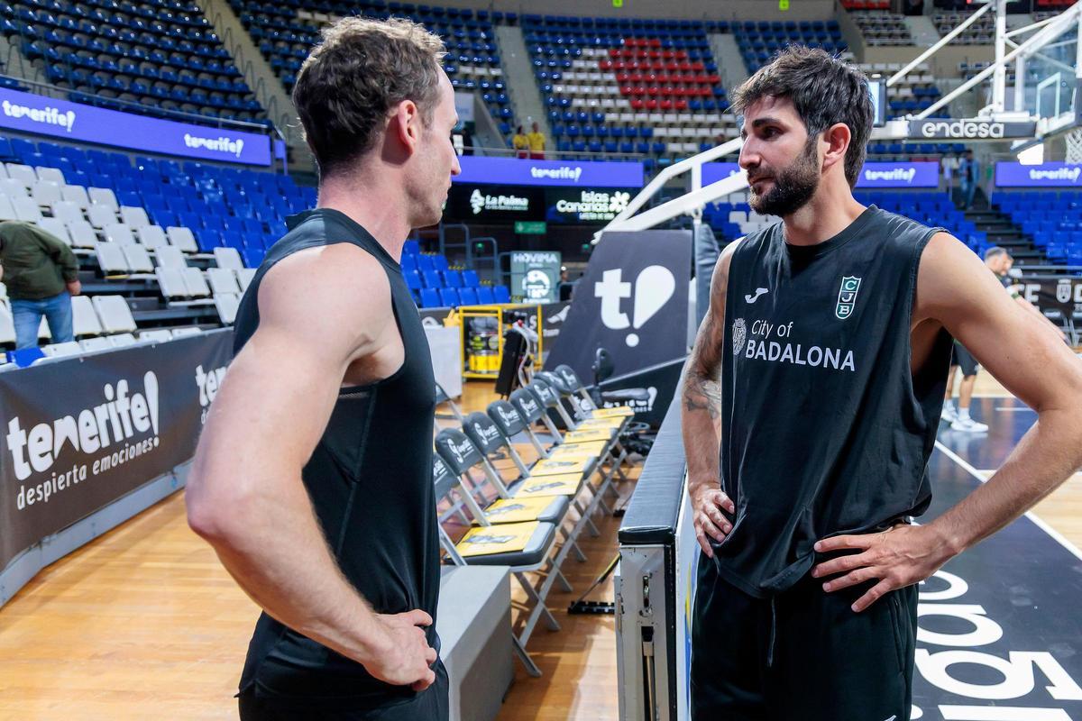 Huertas dialoga con Rubio antes del partido de este miércoles.
