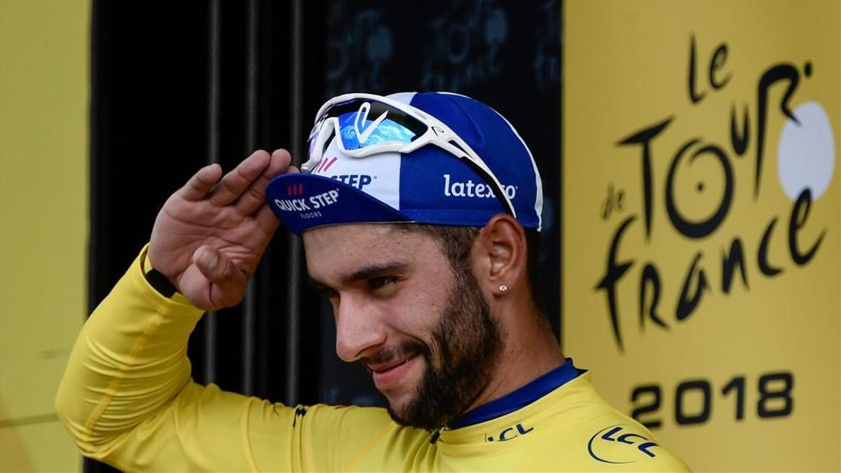 Fernando Gaviria, ganador de la primera etapa y dueño del maillot amarillo