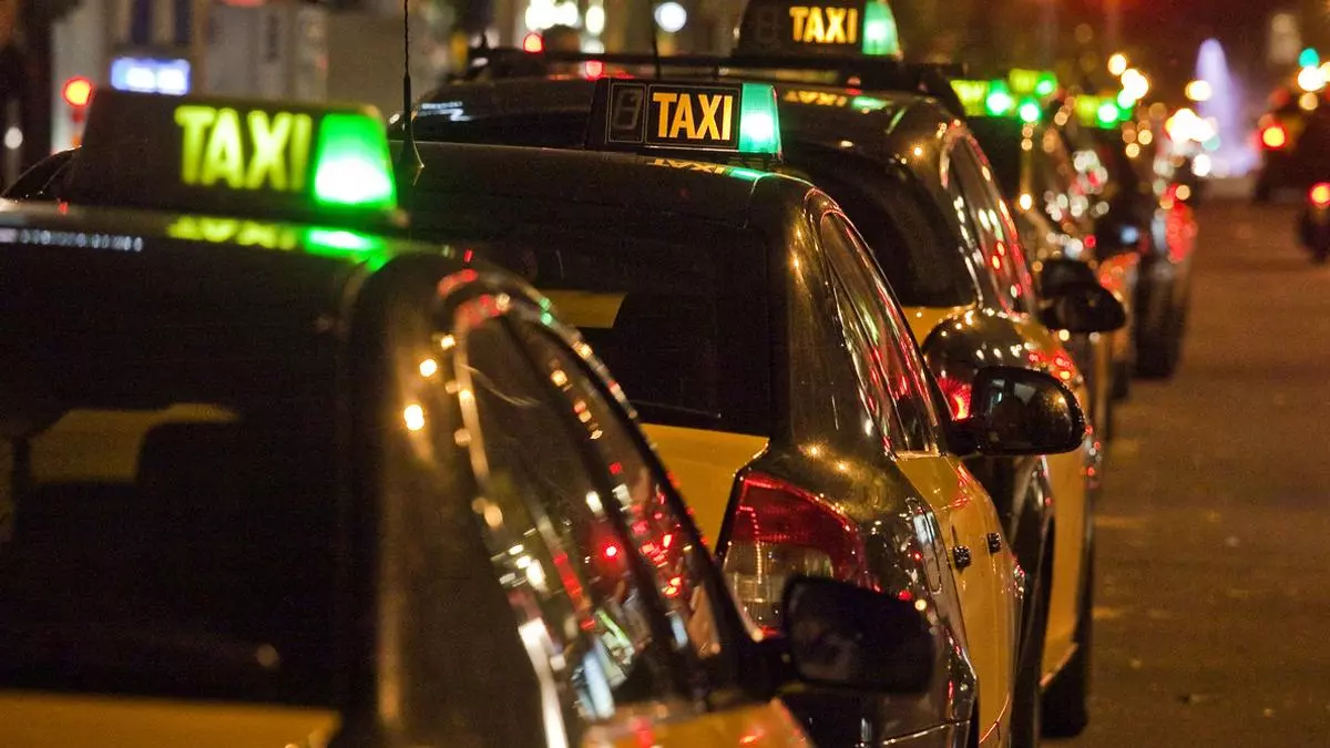 El Supremo ratifica la condena al taxista hom車fobo que insult車 y agredi車 a una pareja de lesbianas