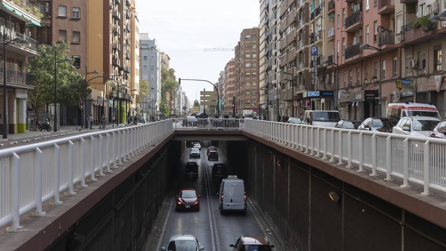 Cuatro colectivos vecinales cargan contra Catalá por mantener el túnel de Pérez Galdós