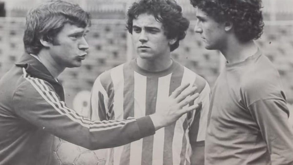 Javier Clemente, con Iñaki López Murga y Luis de la Fuente, en una foto del Athletic de los años 80.