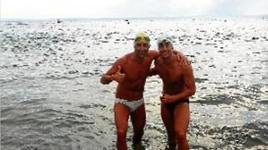 El nedador català Miquel Sunyer amb el campió d&#039;Espanya Héctor Ruíz.