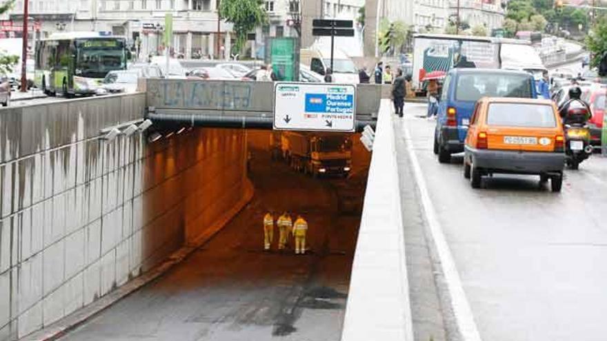 El túnel permanecerá hoy cortado.//J.de Arcos