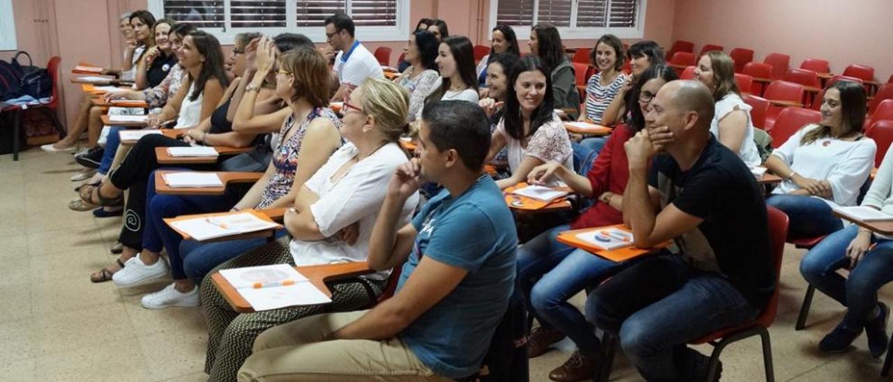 Profesores durante una de las sesiones de formación en el colegio Miralba de Vigo.