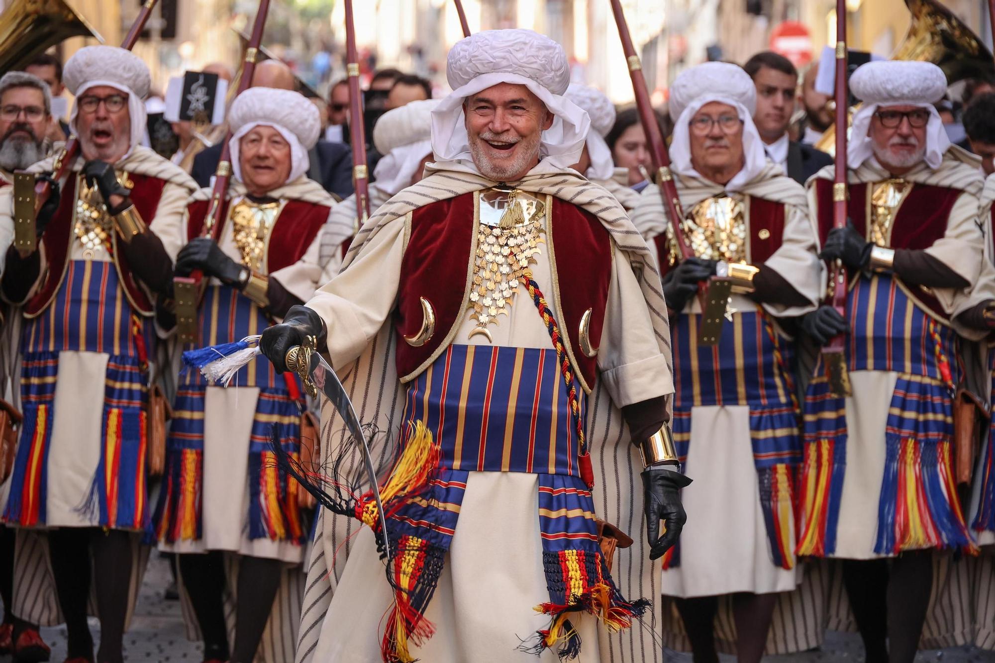 La trilogIa festera de Alcoy despierta con la Diana