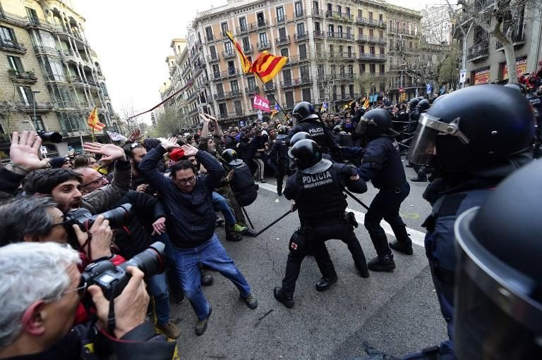 Miles de manisfestantes en Bélgica y Cataluña en protesta por la detención de Puigdemont