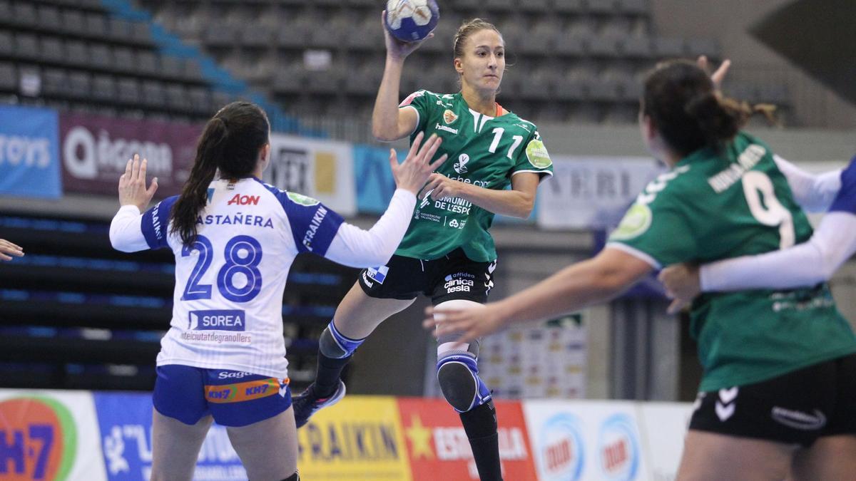 Ivet Musons, durante el partido de este domingo en Granollers