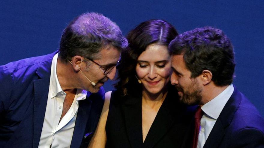 Feijóo, Isabel Díaz Ayuso y Pablo Casado, en Valencia. | // M BRUQUE/EFE