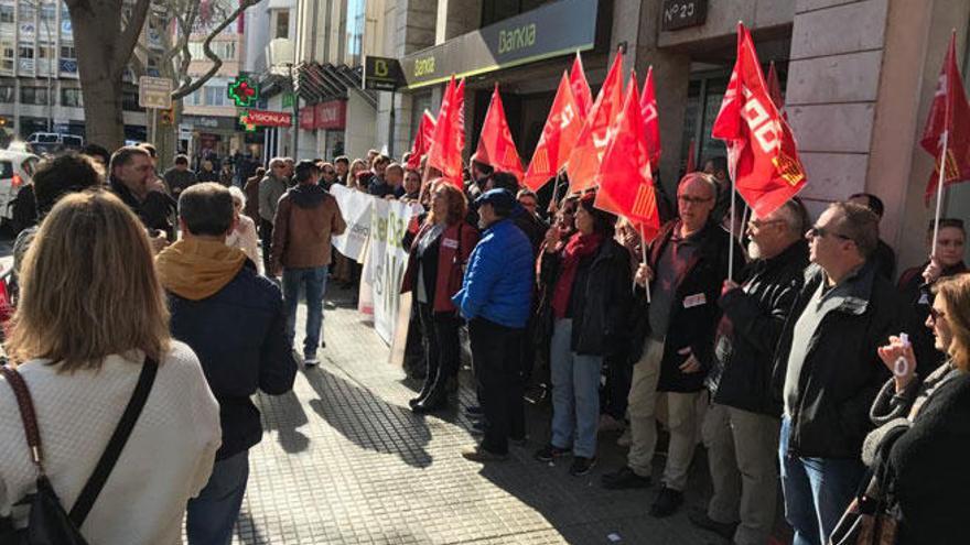 Delegados sindicales de Bankia y BMN se concentran en Palma contra el ERE