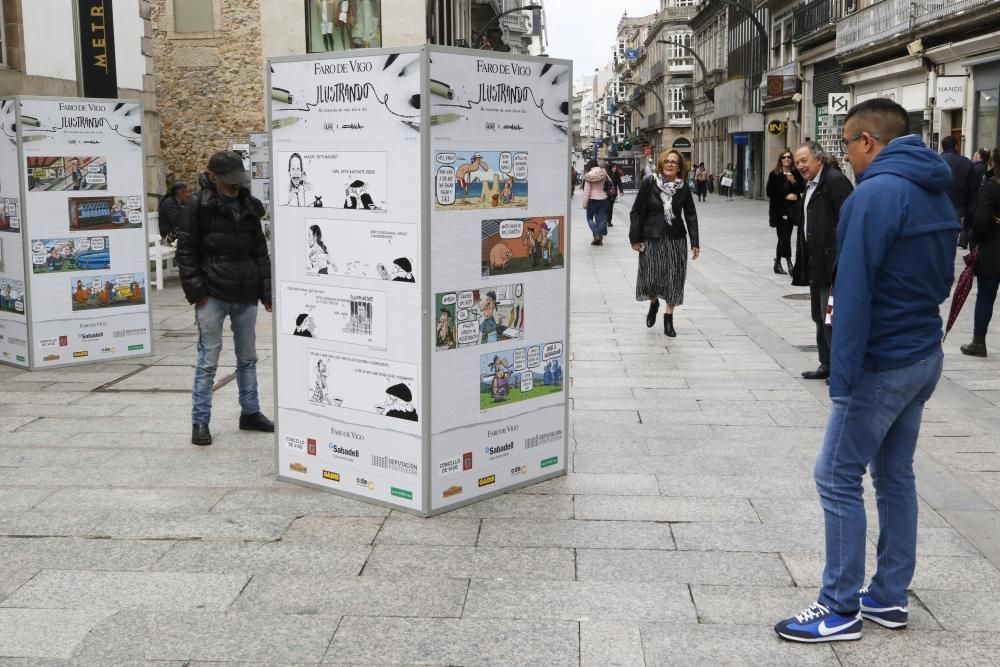 El público disfruta de la exposición de humorismo gráfico de FARO