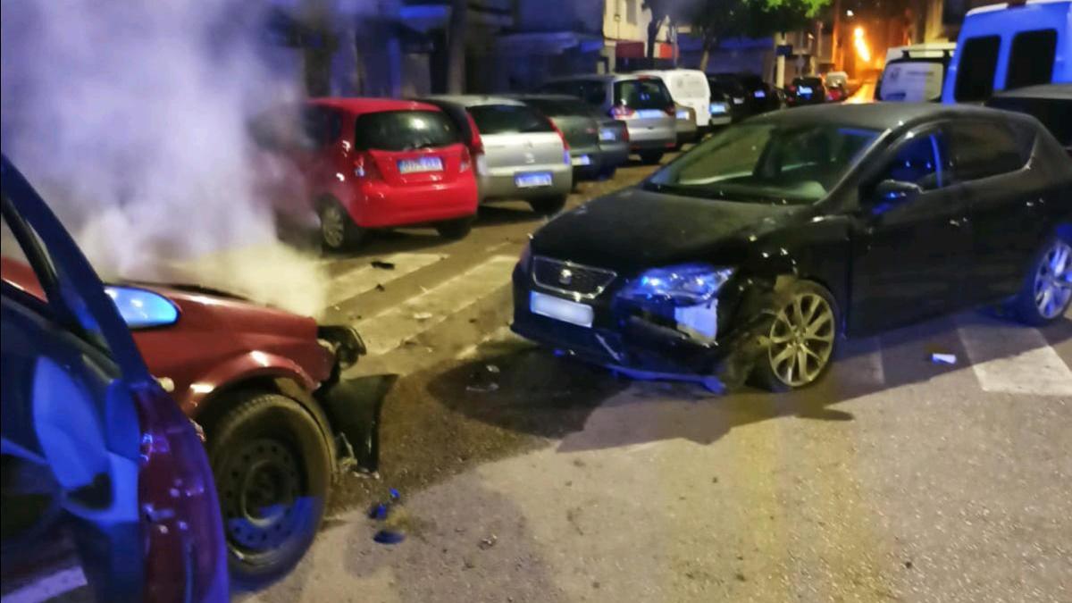 El conductor se estrellÃ³ contra un coche camuflado de la PolicÃ­a.