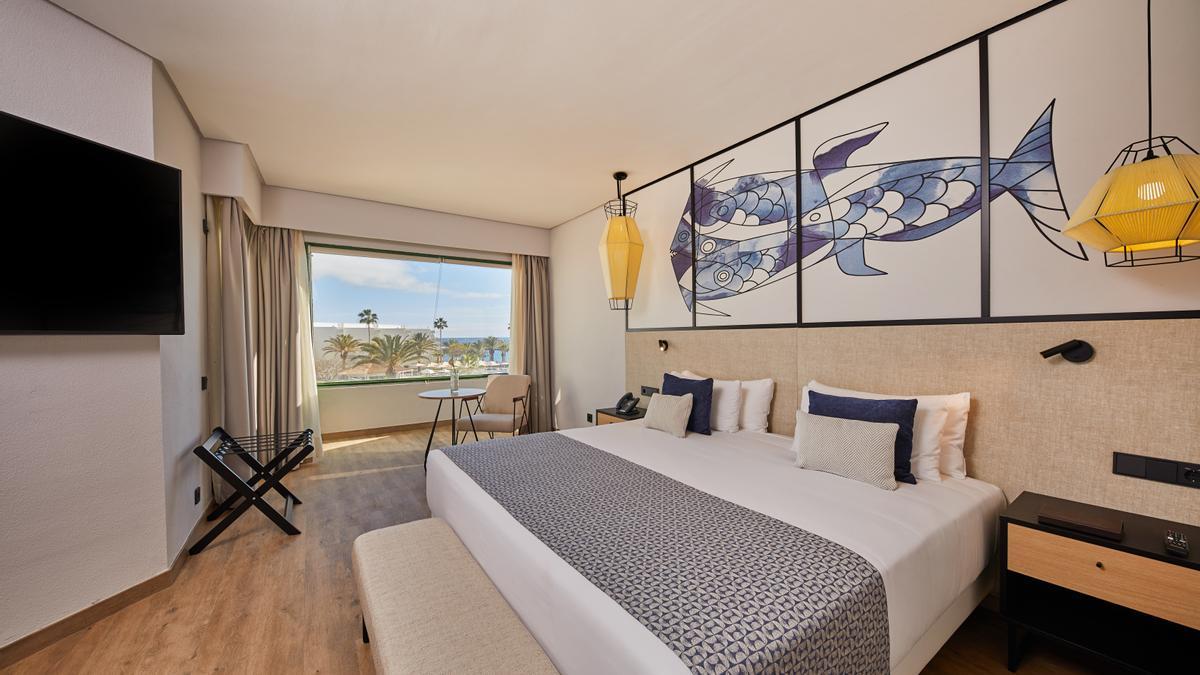 Habitación doble con vistas al jardín Preferred Club del hotel Dreams Lanzarote Playa Dorada.