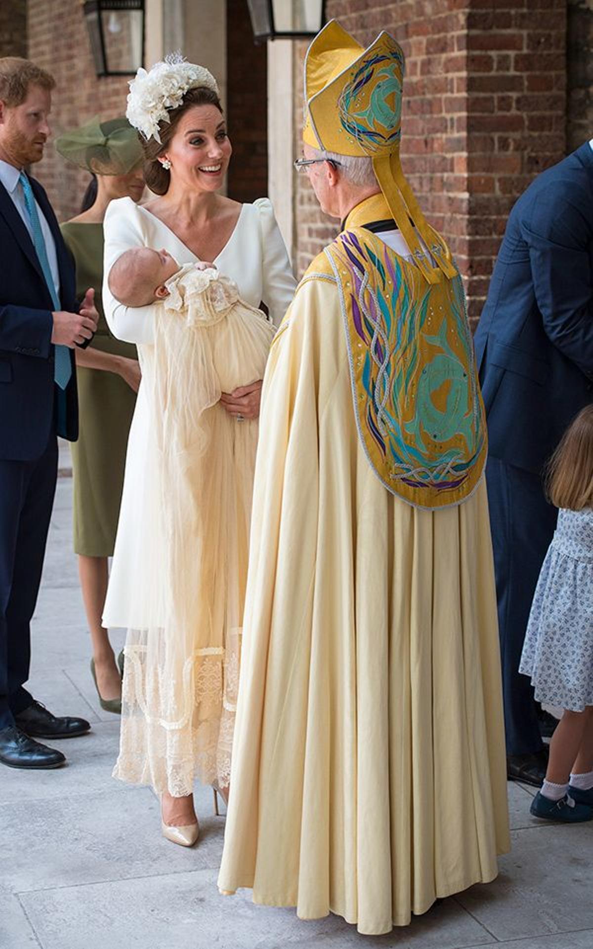 Kate Middleton durante el bautizo del príncipe Louis
