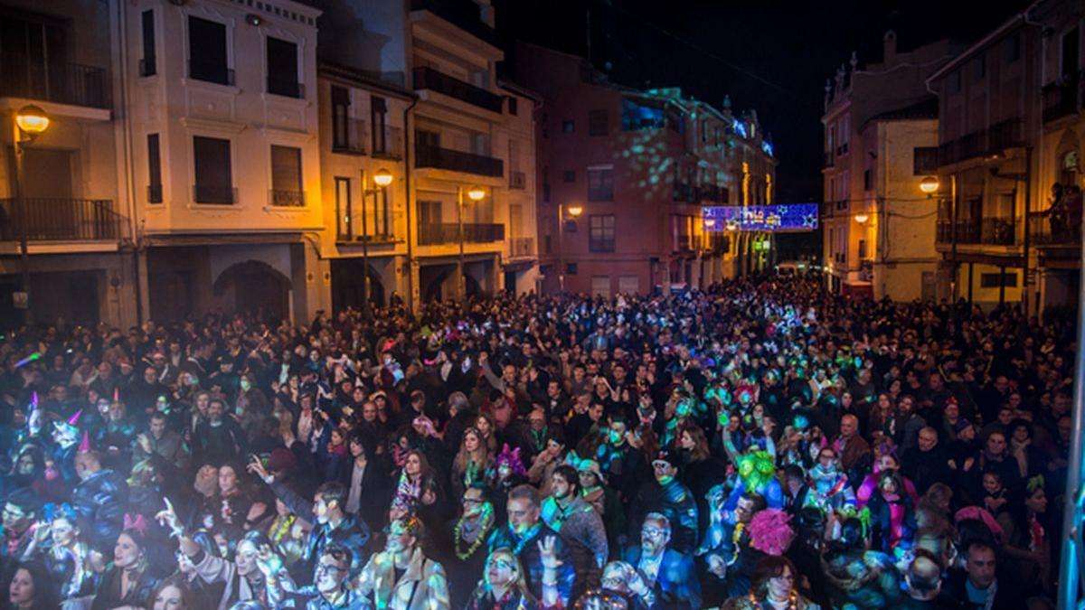 Fiesta de Nochevieja en un municipio, en una imagen de archivo de antes de la pandemia.