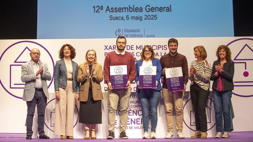 Las autoridades de Daimús, Palmera y Potries, con sus acreditaciones