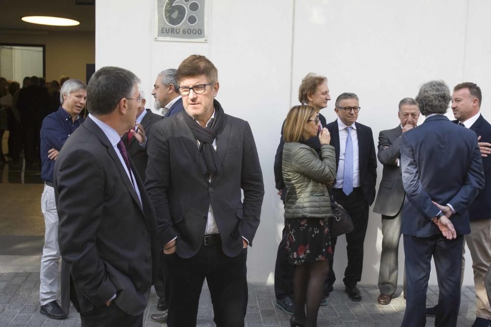 El president de la Generalitat, Ximo Puig, inaugura la nueva sede de Caixa Ontinyent