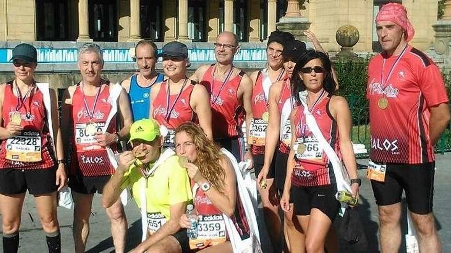 Imagen de los corredores dezanos desplazados a San Sebastián.