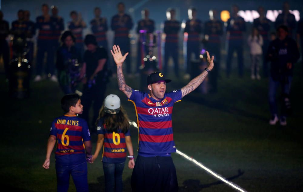 El conjunto de Luis Enrique disfrutó de una fiesta en el Camp Nou para celebrar los títulos de Liga y Copa del Rey.