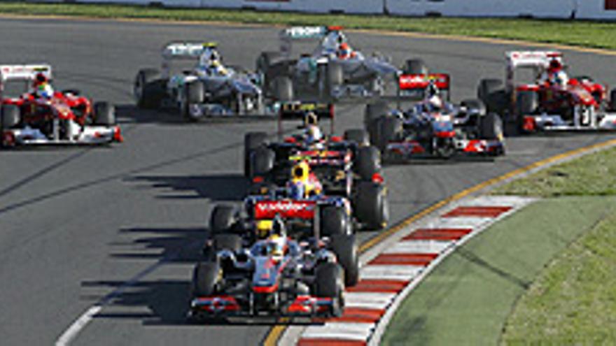 Vettel gana con comodidad en Australia