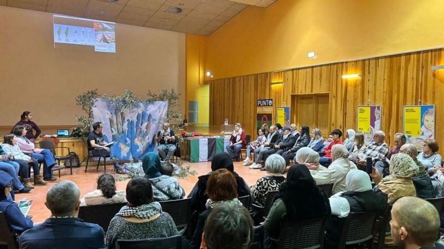 Ibrahim Abiat, presidente de la Casa de Palestina en Aragón, participó en una charla. | SERVICIO ESPECIAL
