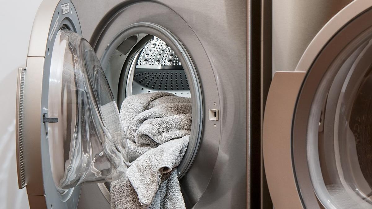 Puedes desinfectar el tambor de la lavadora con varios productos caseros